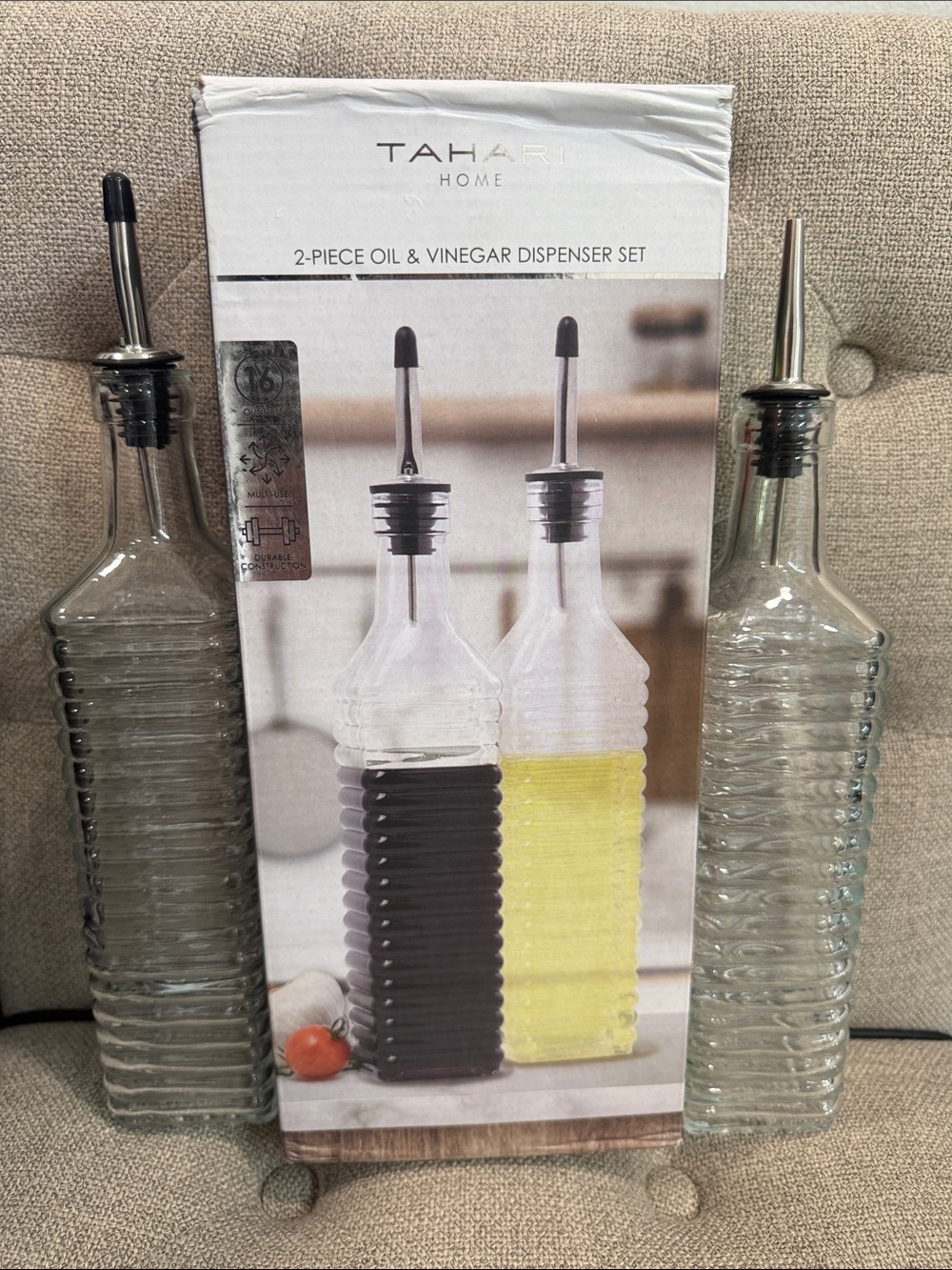 NIB Tahari Ribbed Clear Glass Oil & Vinegar Dispenser Set with Stainless Spouts